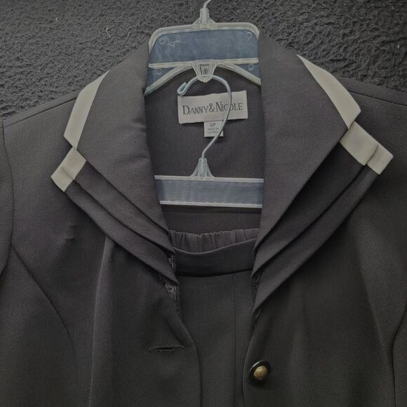 Danny & Nicole Womens 2 Piece Set Black Size 6P 100% Polyester Pants And Jacket - Picture 12 of 16